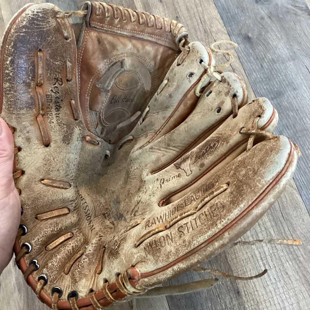 Vintage Montgomery Ward Baseball Mitt RHT Right Hand Throw Ball Hawk